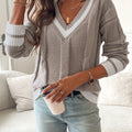 Pullover Damen grau tailliert mit V-Ausschnitt und Streifen - 1 - Atelier-Zofia