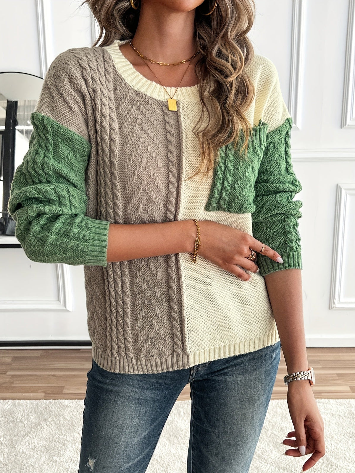 Pullover Damen grün-beige mit Zopfmuster und lockerer Passform - 4 - Atelier-Zofia