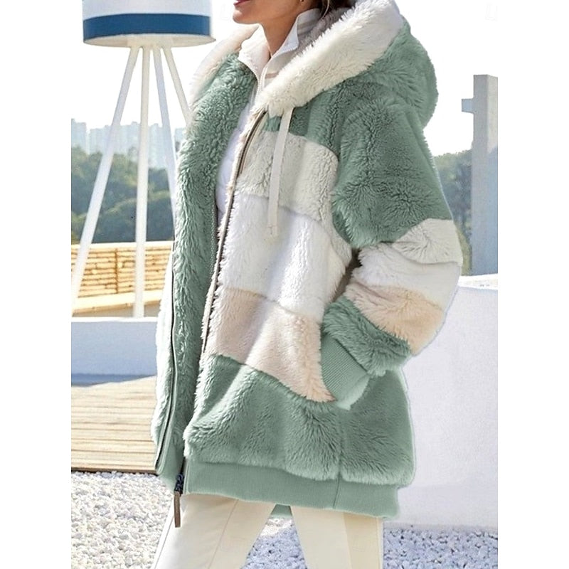 Damen Jacke grün oversized mit Kapuze und Reißverschluss - 1 - Atelier-Zofia