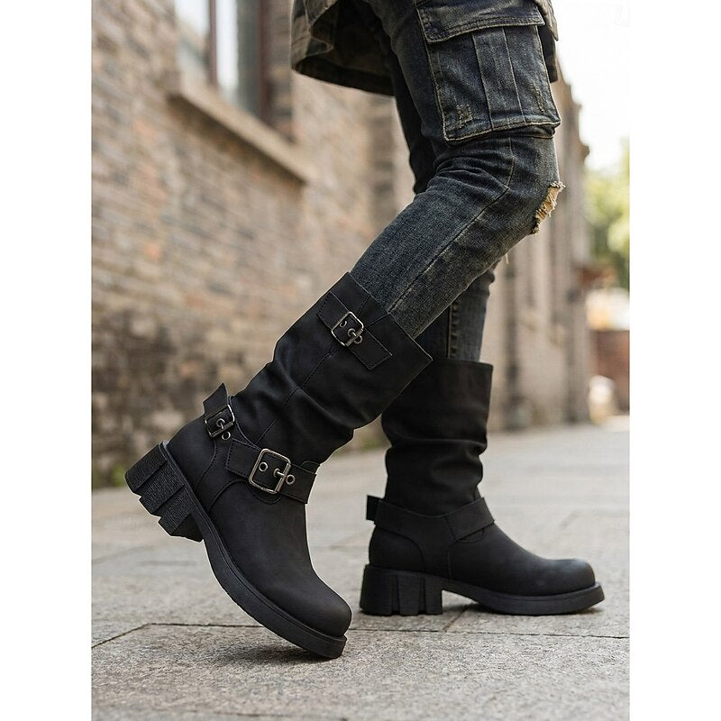Bikerstiefel Damen schwarz figurbetont mit Gürtelschnalle - 1 - Atelier-Zofia