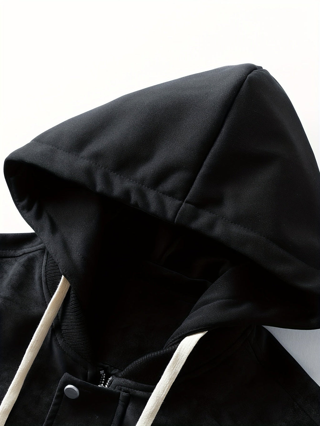 Jacke Herren schwarz mit Kapuze und praktischen Taschen - 4 - Atelier-Zofia