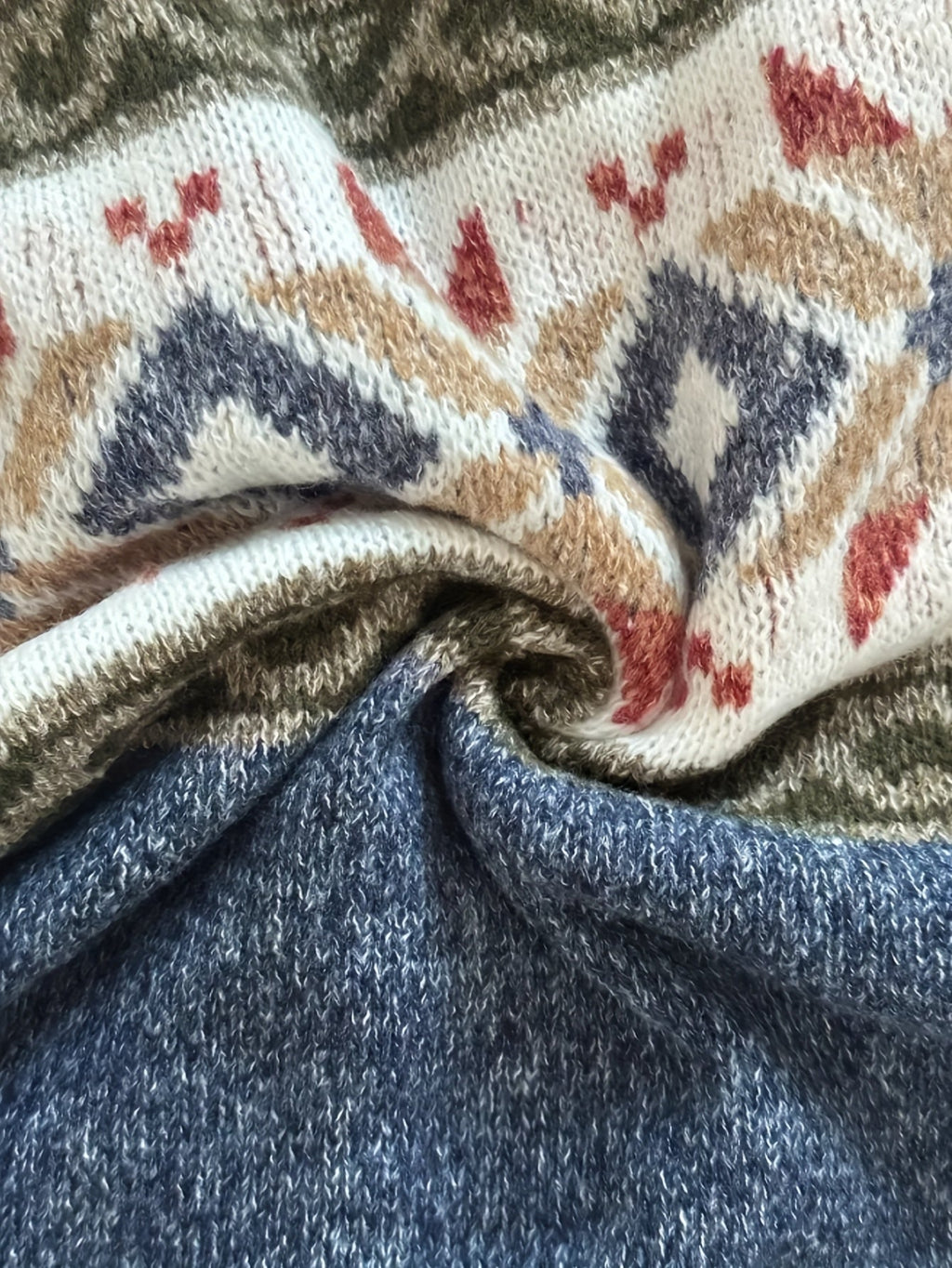 Cardigan Damen blau mit knöpfen und grafischem Muster - 4 - Atelier-Zofia