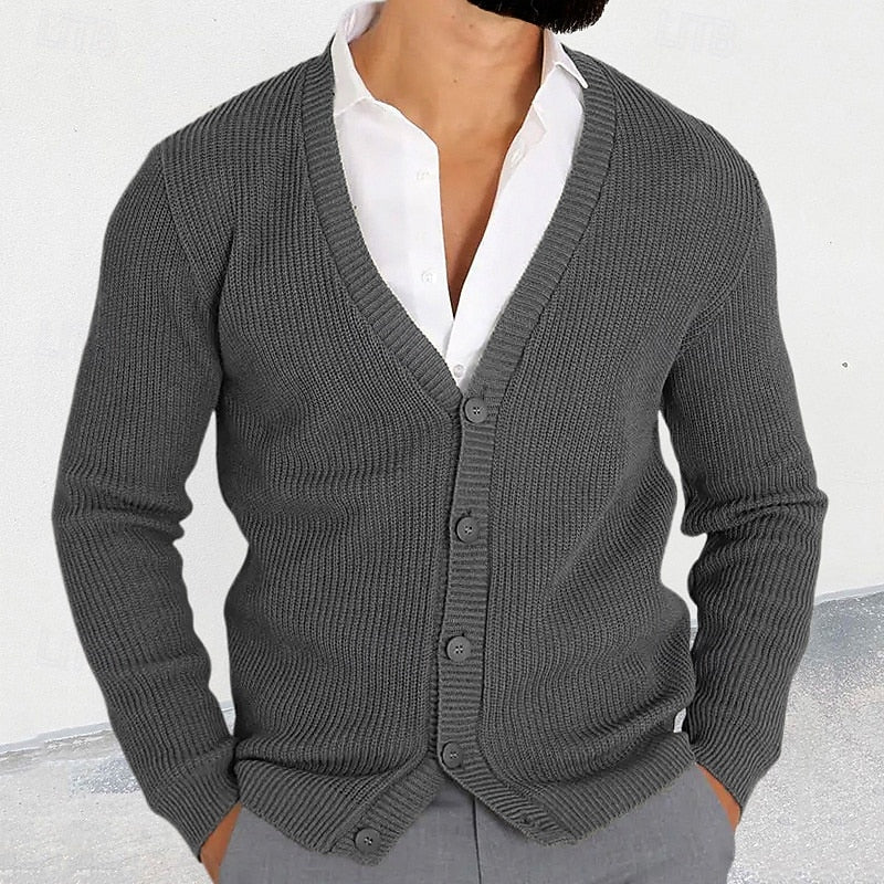 Cardigan Herren schwarz figurbetont mit V-Ausschnitt und Knöpfen - 2 - Atelier-Zofia