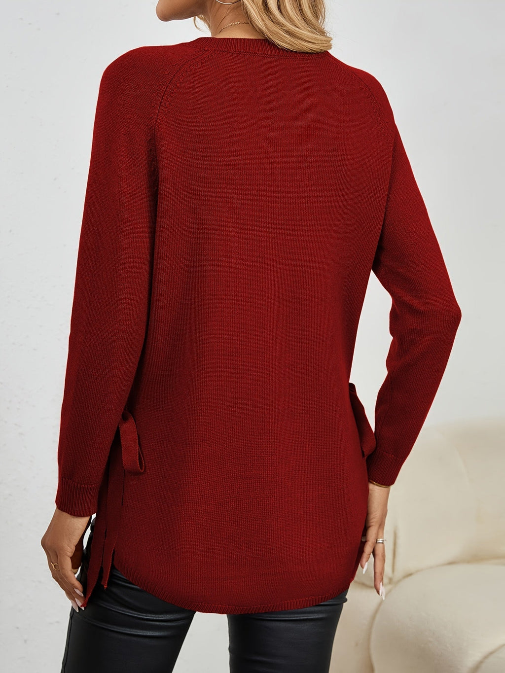 Pullover Damen dunkelrot mit seitlichen Bändern und langen Ärmeln - 2 - Atelier-Zofia
