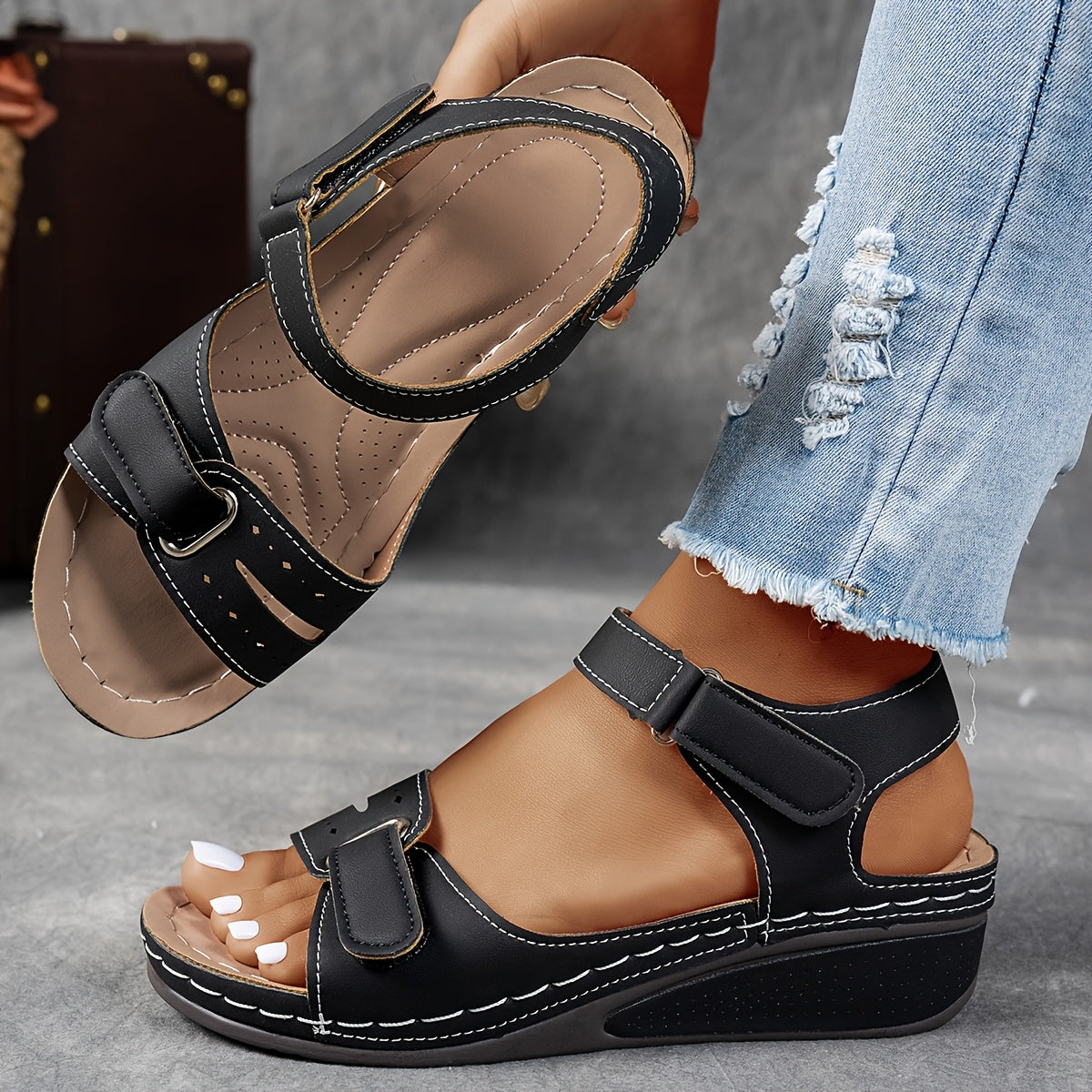 Sandalen Damen grau mit verstellbarem Riemen und Komfort-Fußbett - 4 - Atelier-Zofia