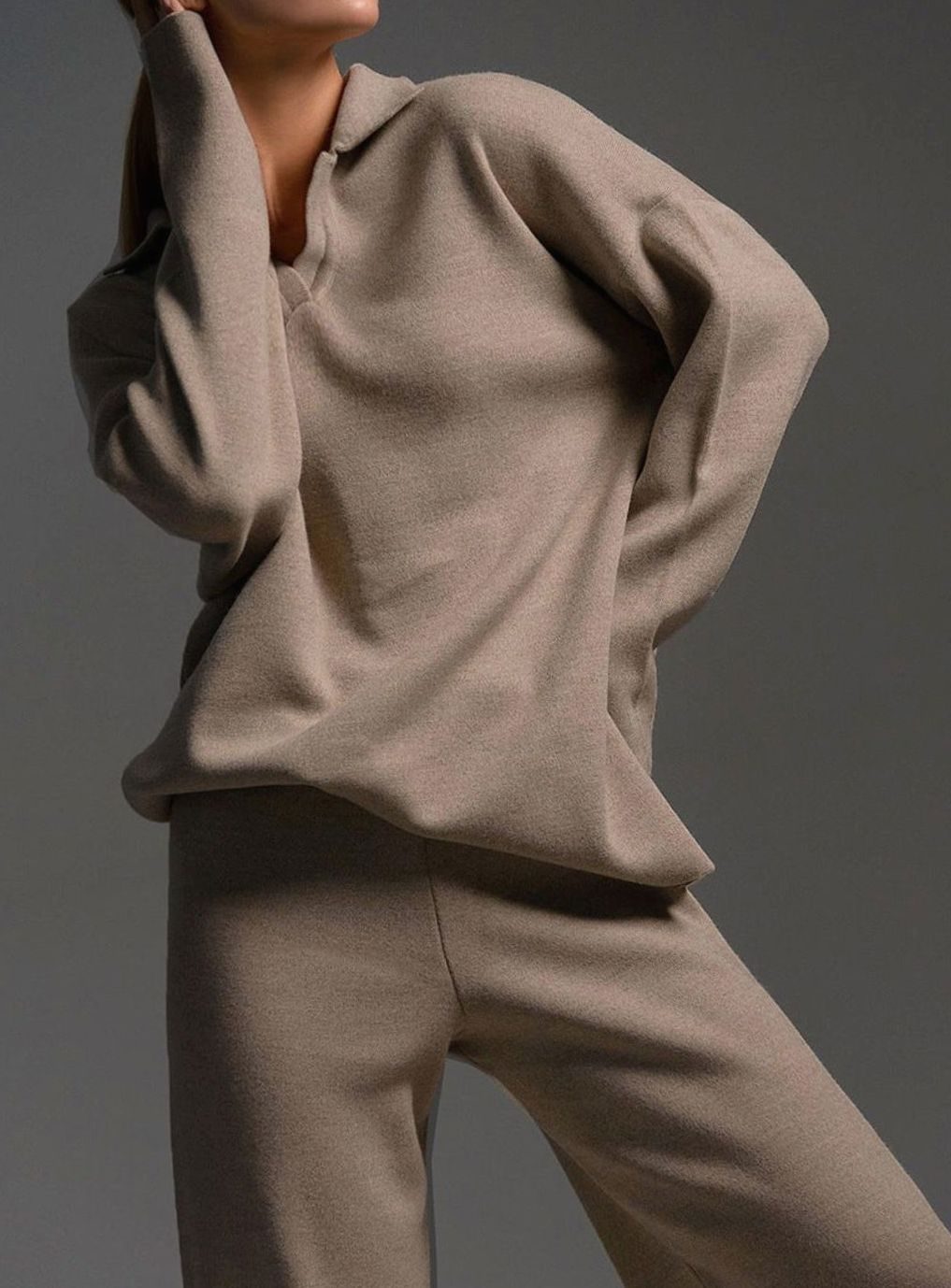 Outfit Damen beige weit geschnitten mit Stehkragen - 8 - Atelier-Zofia