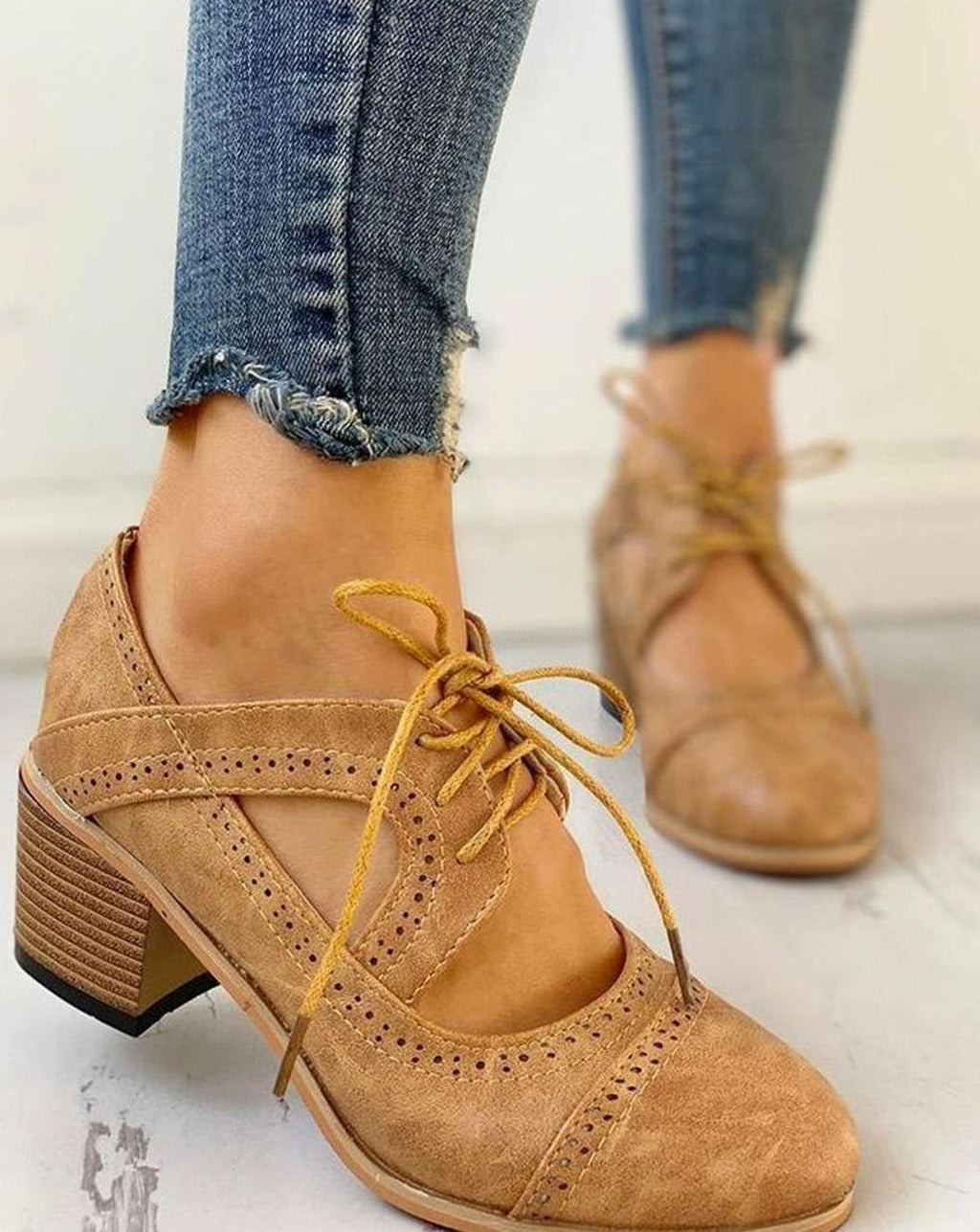 Heels Damen grau figurbetont mit Schnürung und Brogue-Details - 4 - Atelier-Zofia