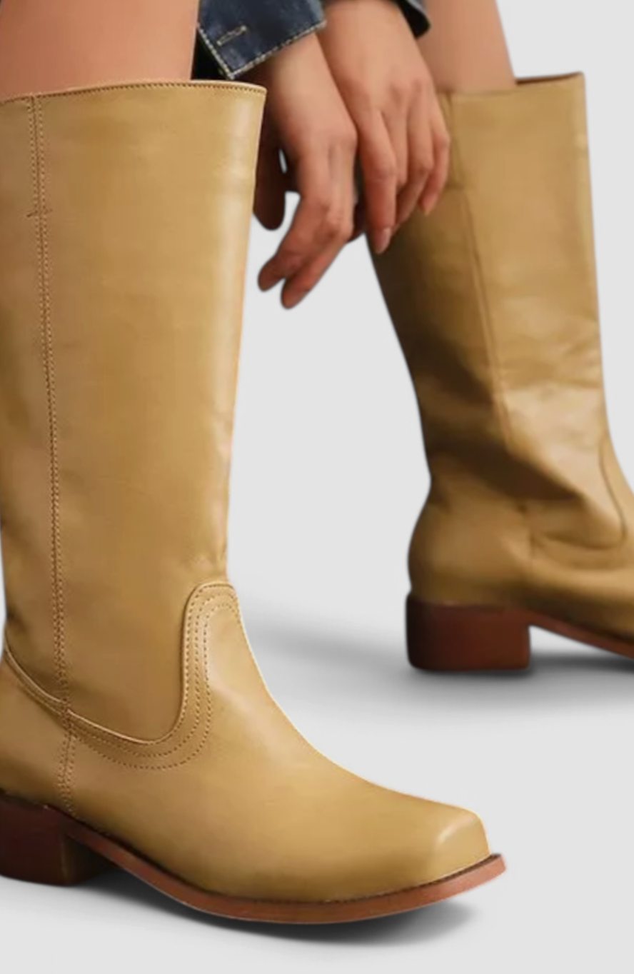 Boots Damen schwarz figurbetont mit Blockabsatz - 1 - Atelier-Zofia