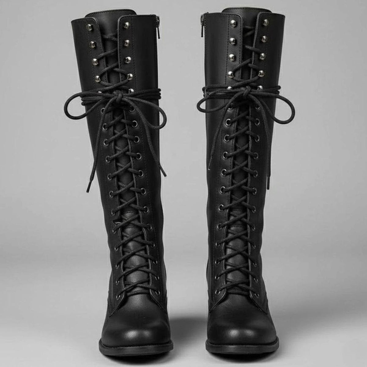 Stiefel Damen schwarz kniehoch mit Schnürung und Blockabsatz - 1 - Atelier-Zofia