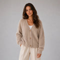 Cardigan Damen grau weit mit V-Ausschnitt und Knopfleiste - 1 - Atelier-Zofia