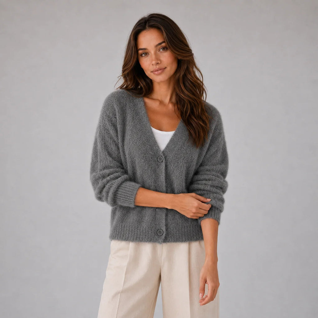 Cardigan Damen grau weit mit V-Ausschnitt und Knopfleiste - 2 - Atelier-Zofia