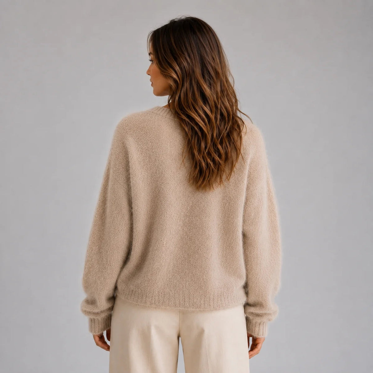 Cardigan Damen grau weit mit V-Ausschnitt und Knopfleiste - 5 - Atelier-Zofia