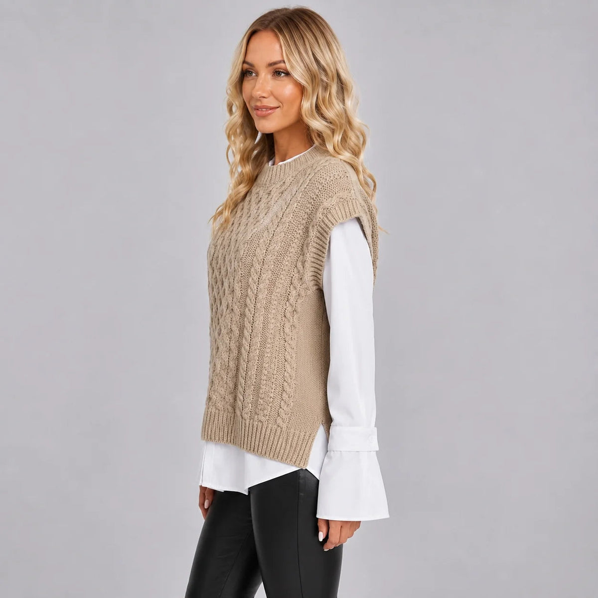 Damen Weste beige lässig mit kurzen Ärmeln und Struktur - 5 - Atelier-Zofia