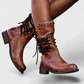 Stiefel Damen schwarz figurbetont mit Nieten und Schnürung - 1 - Atelier-Zofia