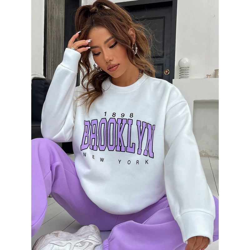 Sweatshirt Damen weiß lässig mit Brooklyn-Print - 2 - Atelier-Zofia