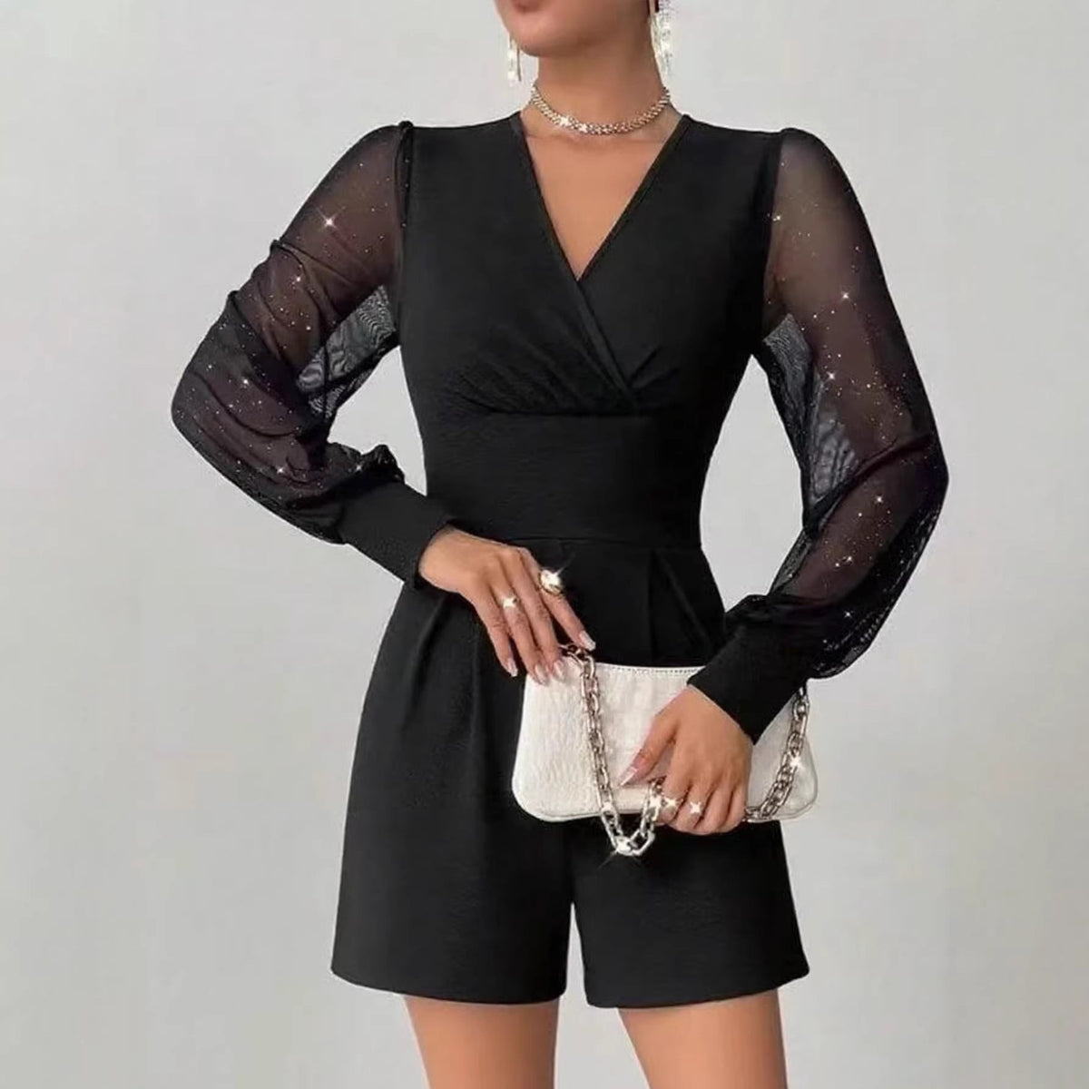 Jumpsuit Damen schwarz figurbetont mit V-Ausschnitt und langen Ärmeln - 3 - Atelier-Zofia
