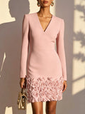 Kleid Damen rosa figurbetont mit V-Ausschnitt und Blumenapplikationen - 2 - Atelier-Zofia