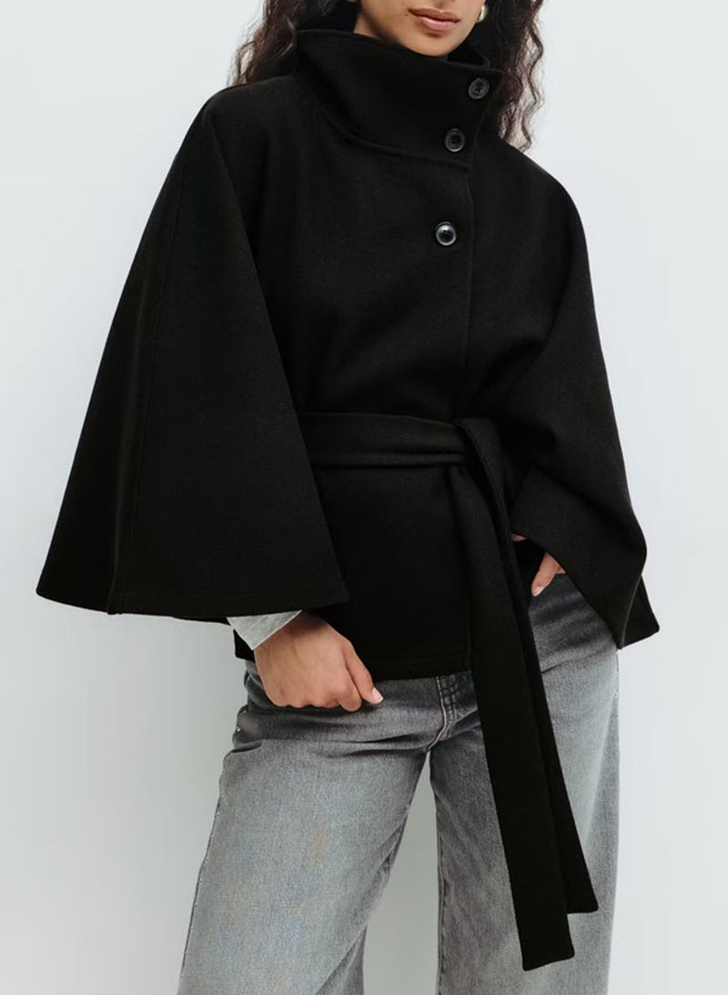 Jacke Damen schwarz tailliert mit hohem Stehkragen und Gürtel - 3 - Atelier-Zofia