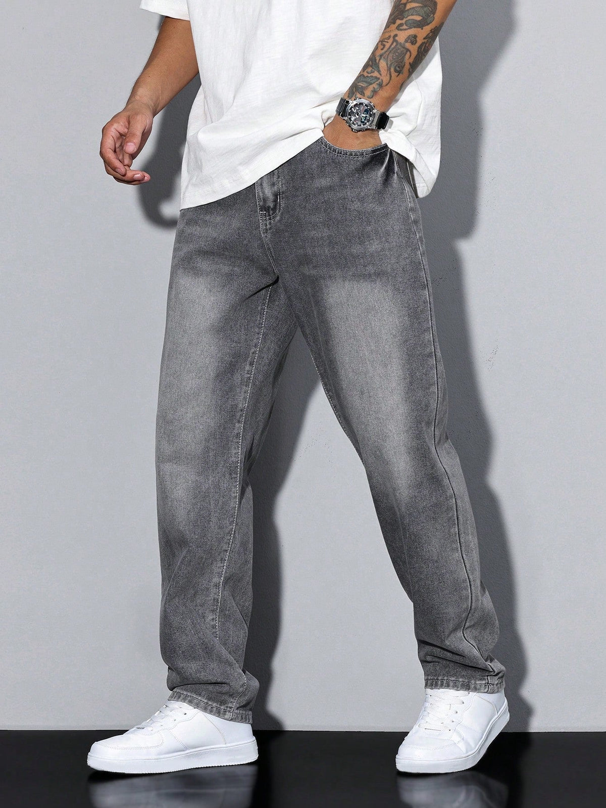 Jeans Men grau entspannter Schnitt mit praktischen Taschen - 1 - Atelier-Zofia