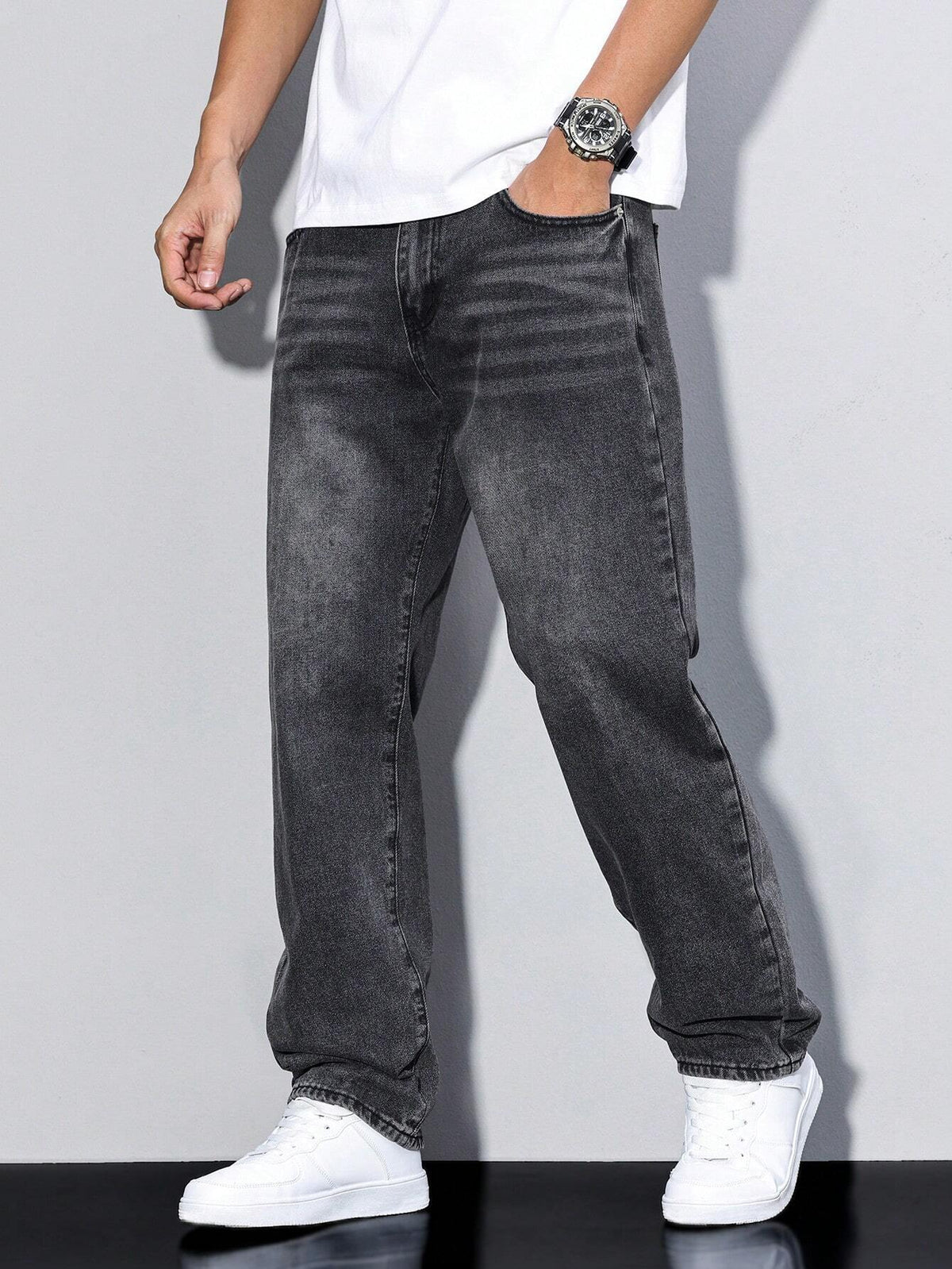 Jeans Men grau entspannter Schnitt mit praktischen Taschen - 3 - Atelier-Zofia