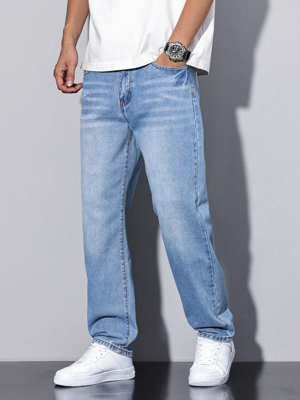 Jeans Men grau entspannter Schnitt mit praktischen Taschen - 4 - Atelier-Zofia
