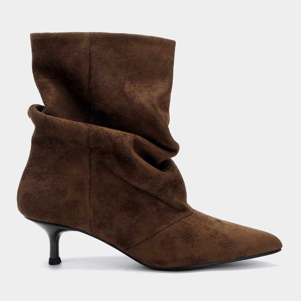 Damen Stiefel im Slouchy-Stil mit Spitzem Zeh - 1 - Atelier-Zofia