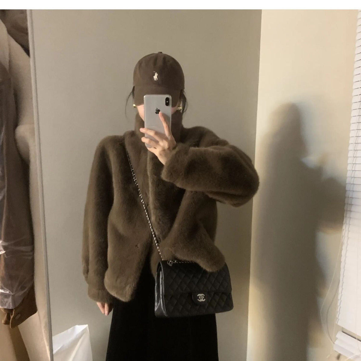 Kuschelige Damenjacke mit hohem Kragen - 1 - Atelier-Zofia