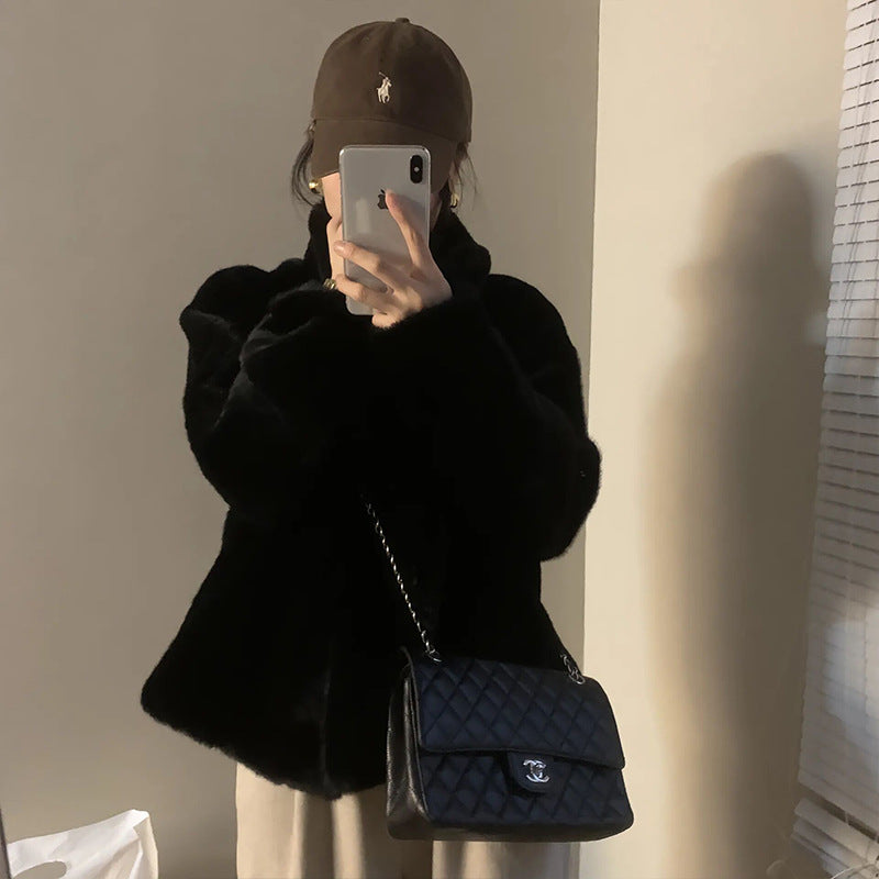 Kuschelige Damenjacke mit hohem Kragen - 2 - Atelier-Zofia