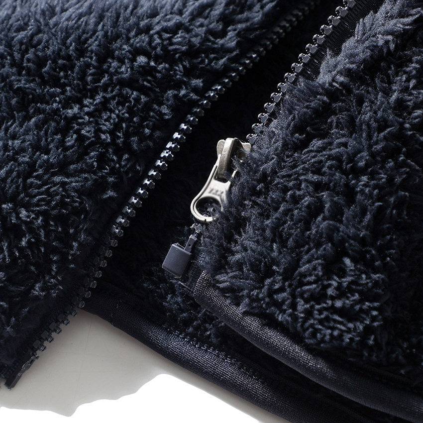 Bequeme Herren Fleecejacke mit hohem Kragen und Reißverschluss - 4 - Atelier-Zofia