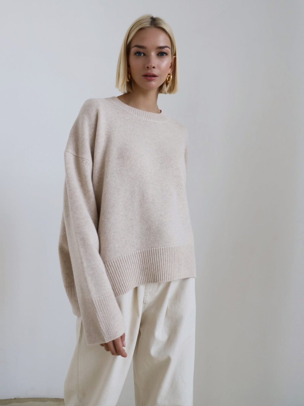 Damenpullover mit Lässigem Schnitt und Einzigartigem Stil - 3 - Atelier-Zofia