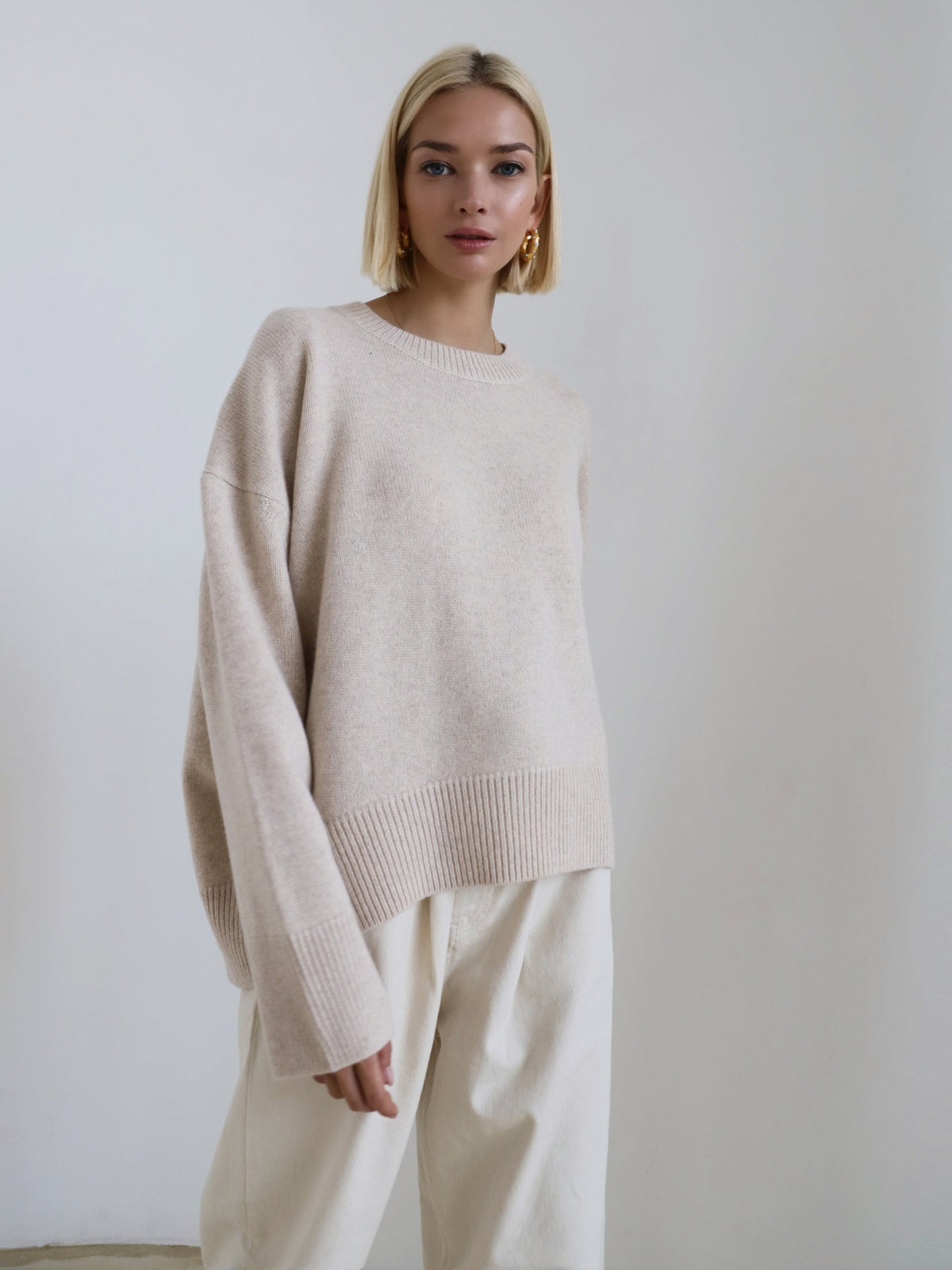 Damenpullover mit Lässigem Schnitt und Einzigartigem Stil - 3 - Atelier-Zofia