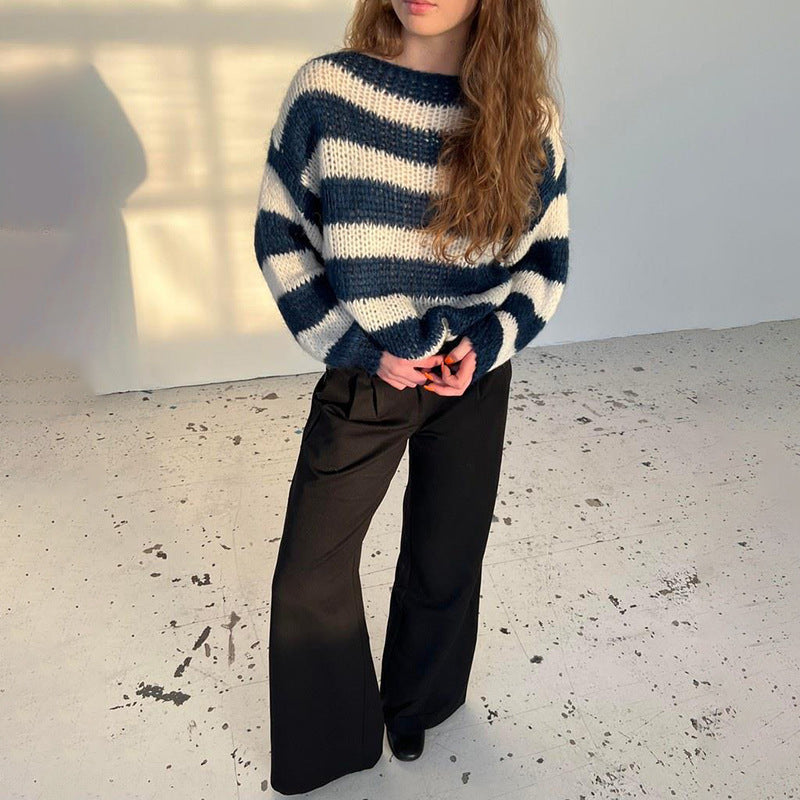 Damen Strickpullover mit lässigem Schnitt und modischem Streifenmuster - 1 - Atelier-Zofia