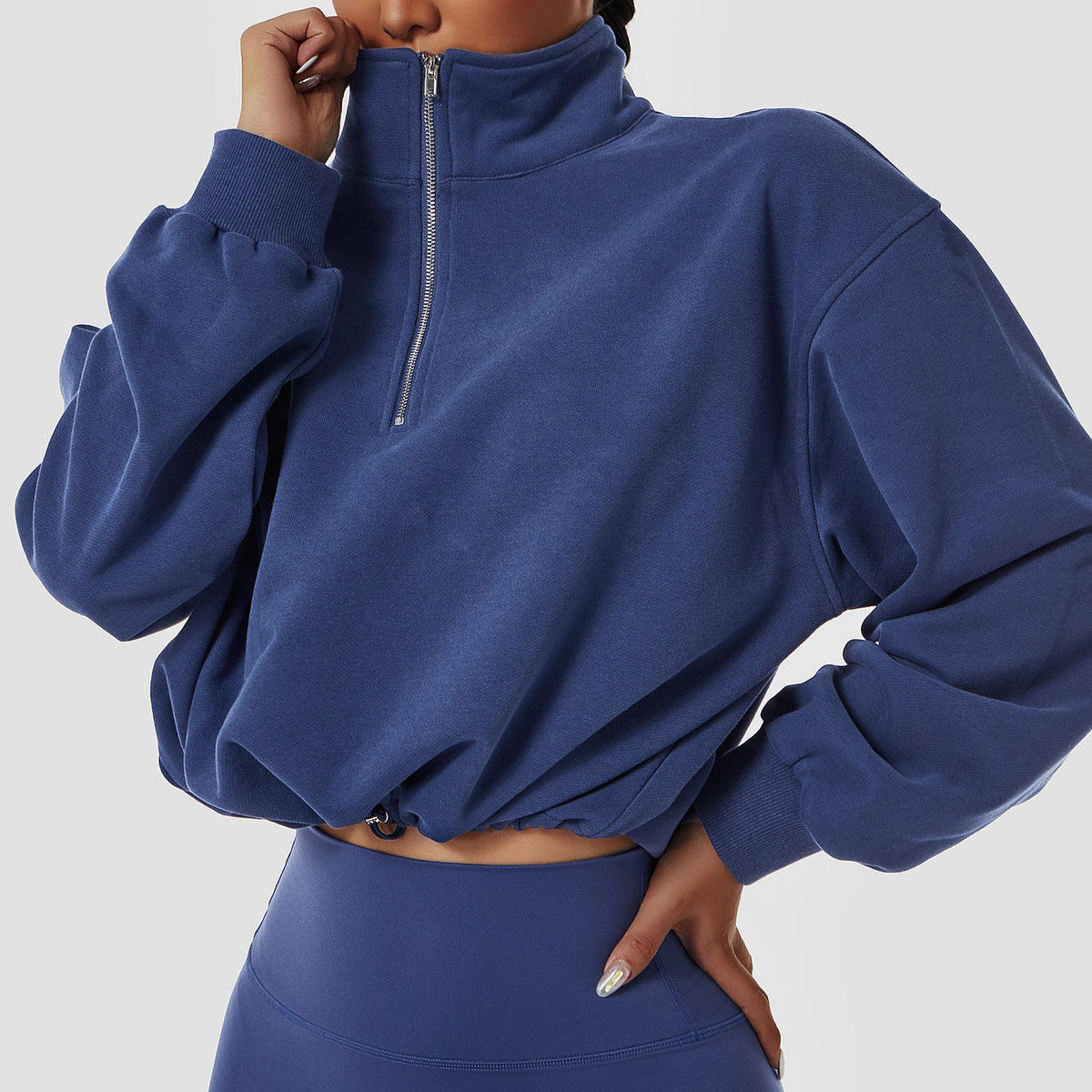 Damen Sweatshirt im lässigen Stil mit Stehkragen und halbem Reißverschluss - 3 - Atelier-Zofia