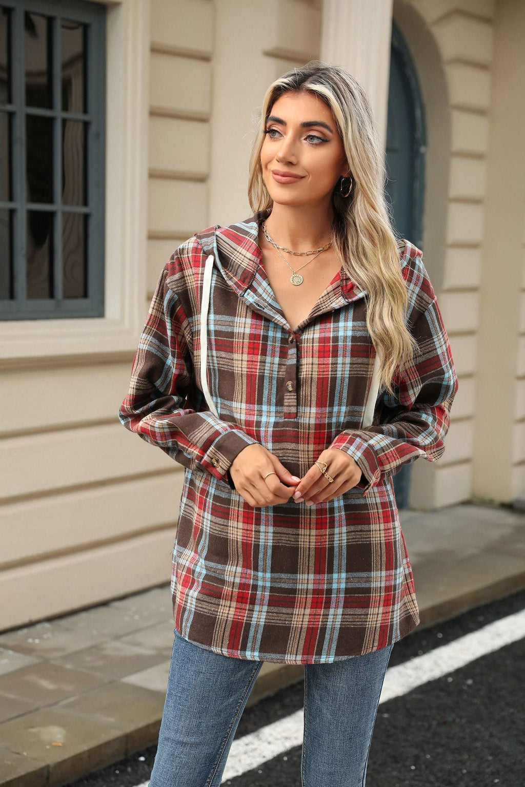 Damen Kapuzenpullover mit Knopfdetail und Lässig Schnitt - 1 - Atelier-Zofia