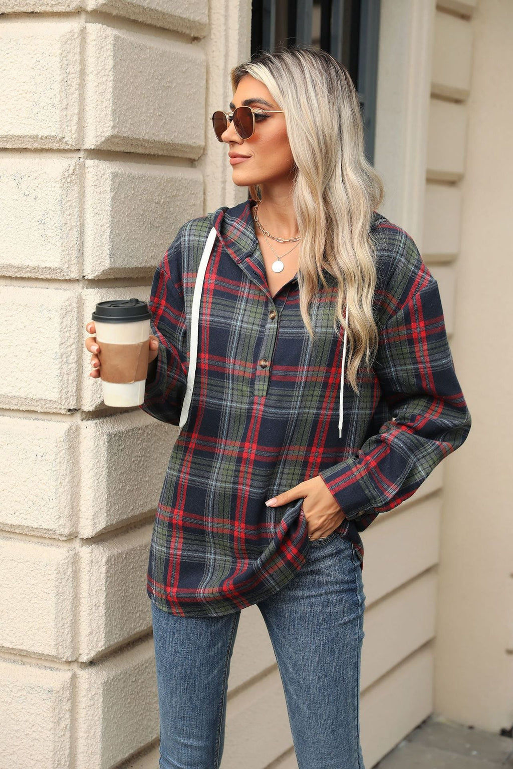 Damen Kapuzenpullover mit Knopfdetail und Lässig Schnitt - 5 - Atelier-Zofia