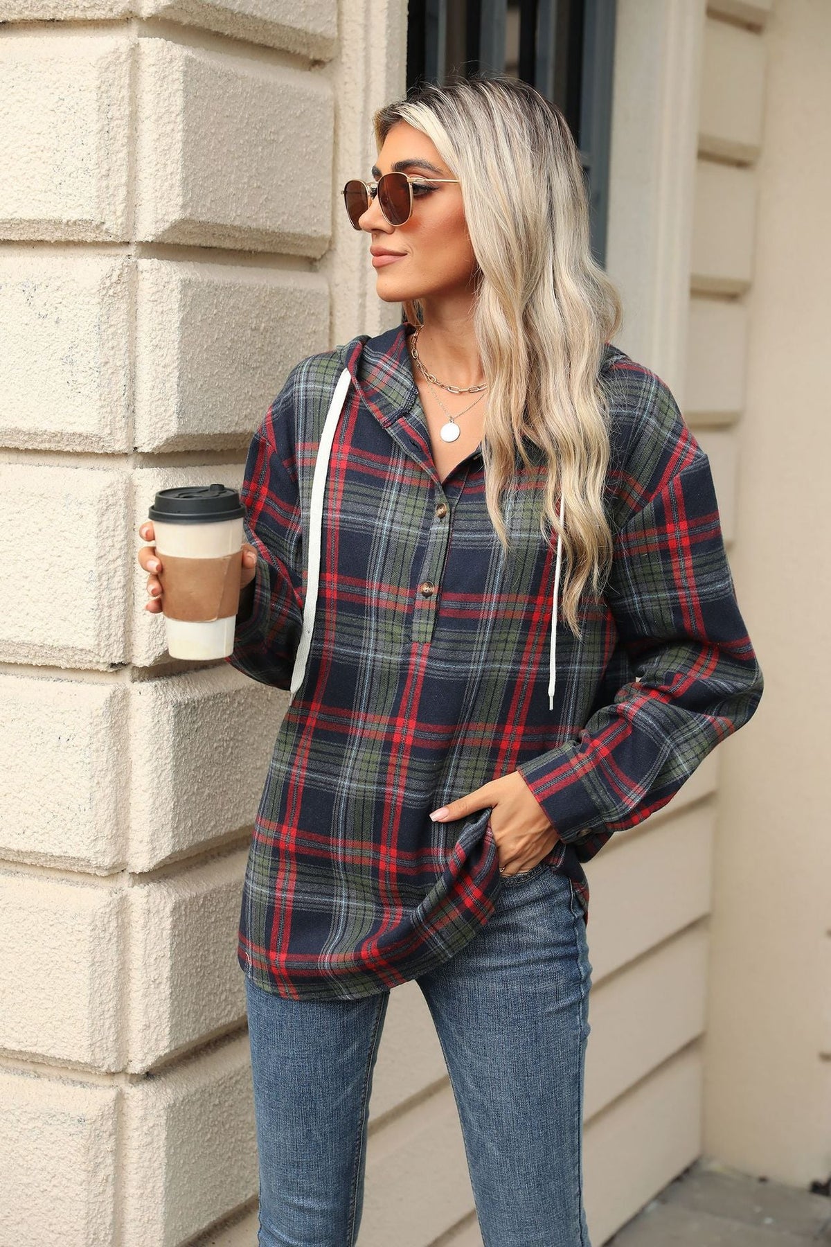 Damen Kapuzenpullover mit Knopfdetail und Lässig Schnitt - 5 - Atelier-Zofia