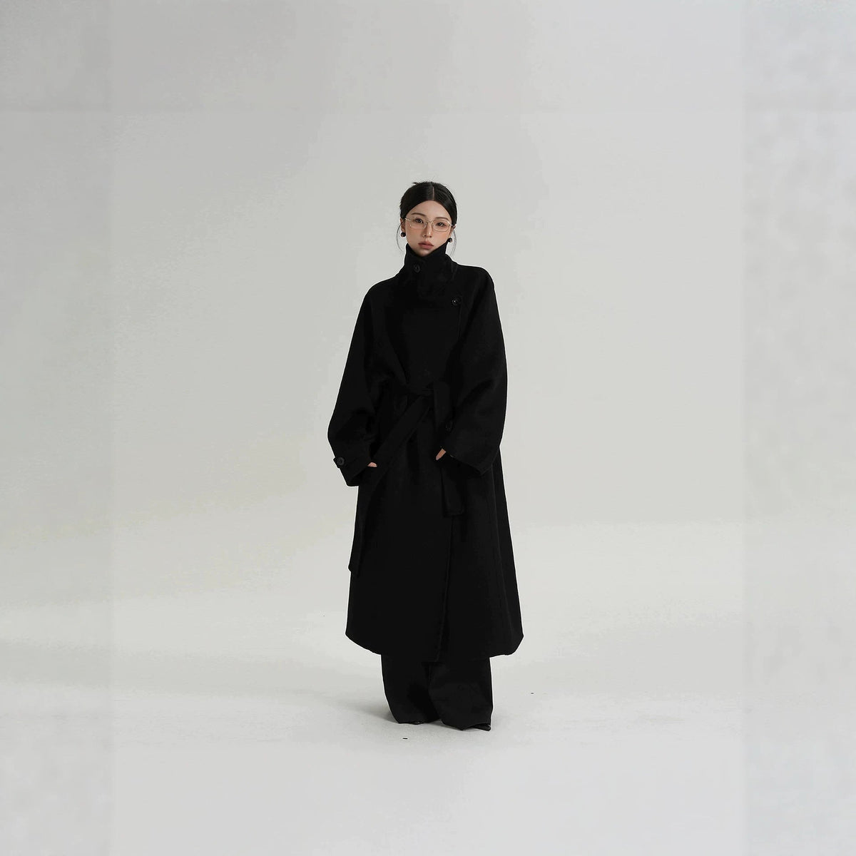 Eleganter Damenmantel im Langen Design mit Stehkragen - 8 - Atelier-Zofia