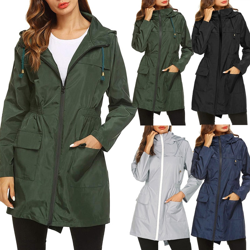 Damen Regenjacke mit Kapuze und praktischen Seitentaschen - J&B - 3 - Atelier-Zofia
