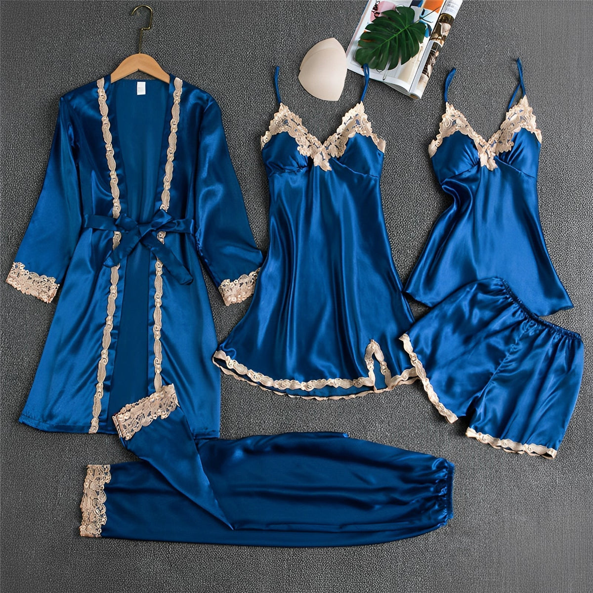 Nachtwäsche-Set Damen mit Spitzenverzierungen und elegantem Schnitt | A&Z - 8 - Atelier-Zofia