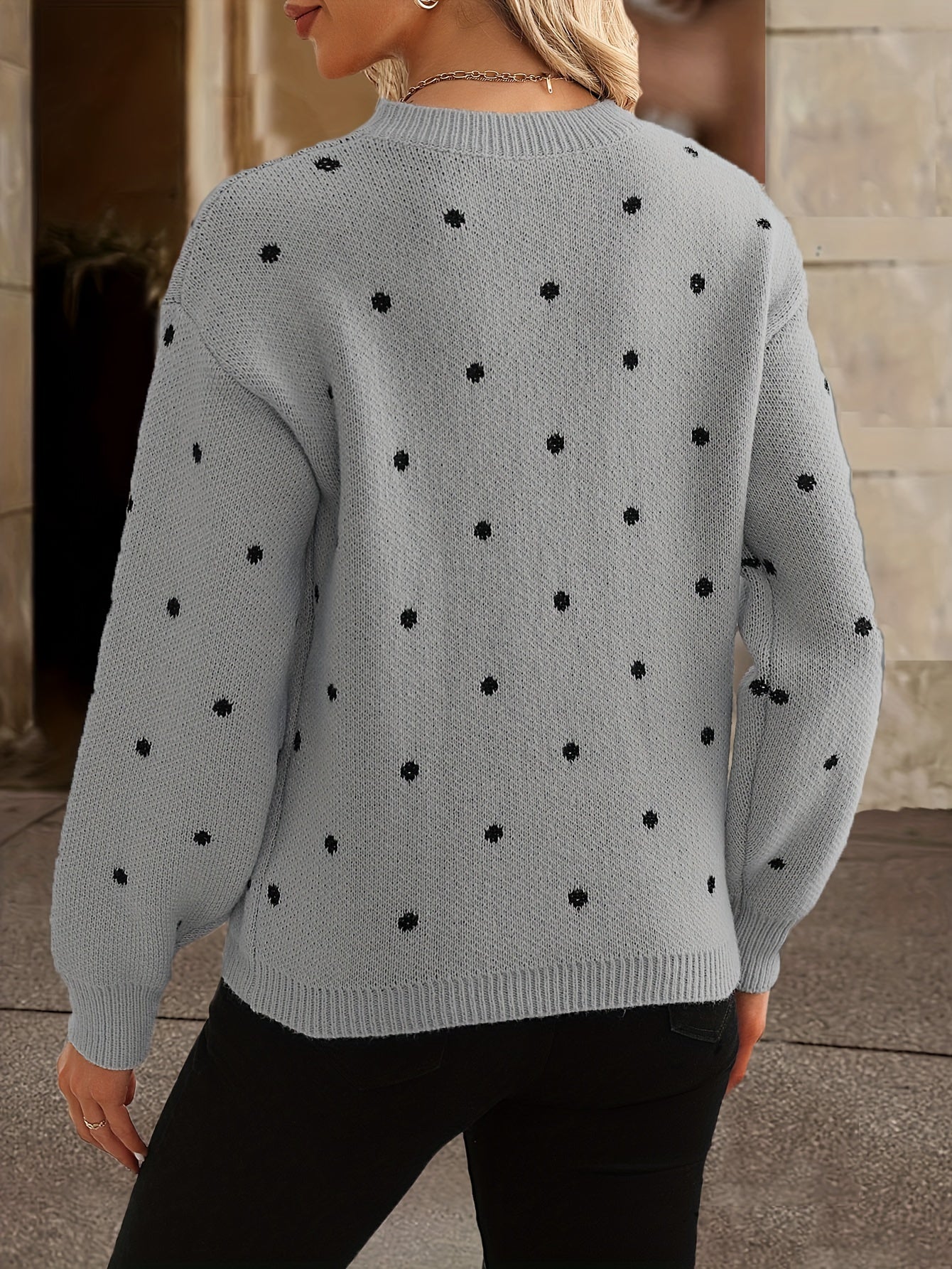 Stylischer Damen Pullover mit Punkten – Bequemer Rundhalsausschnitt von J&B - 6 - Atelier-Zofia