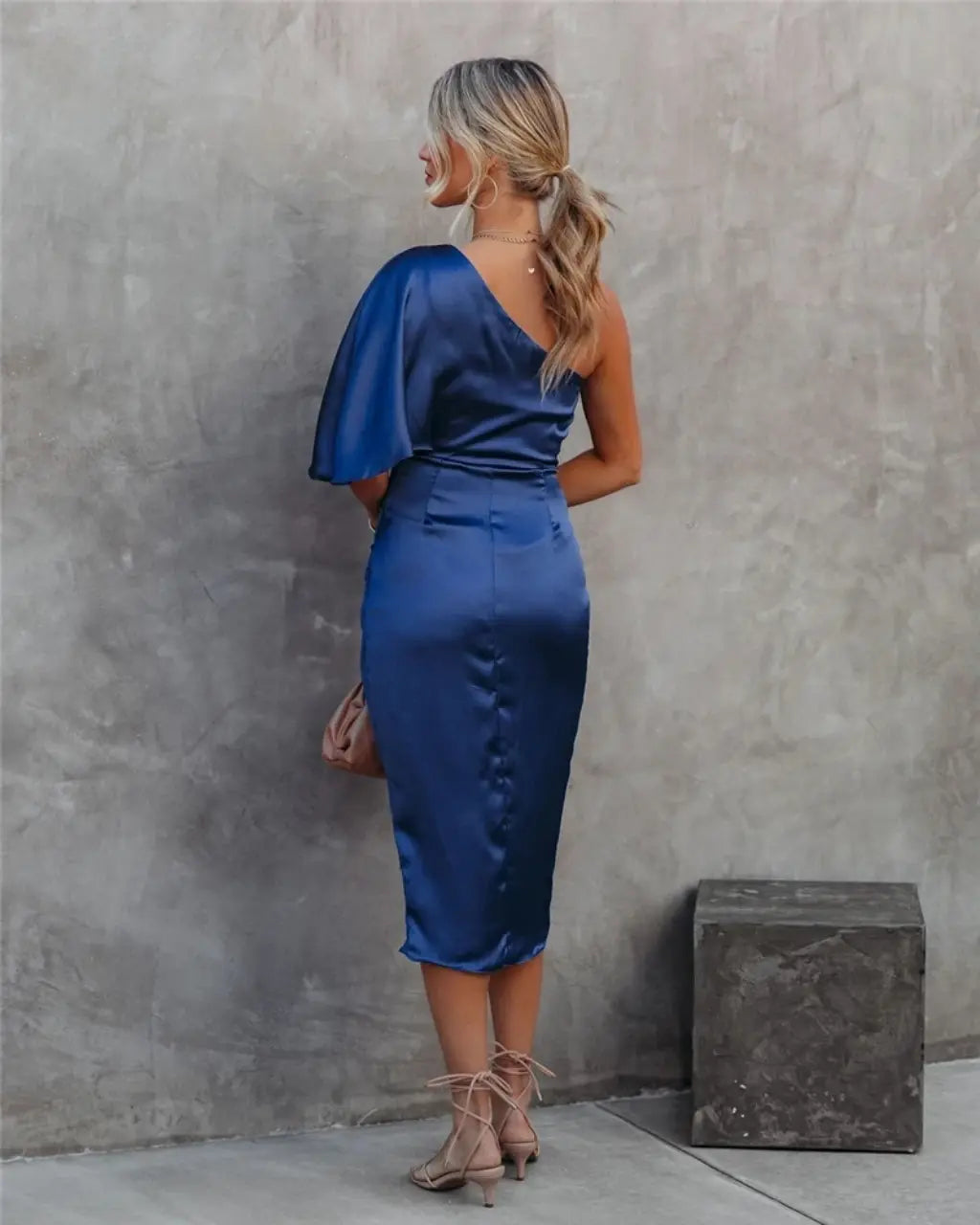 Alba – Drapiertes Asymmetrisches Midi-Kleid für Damen