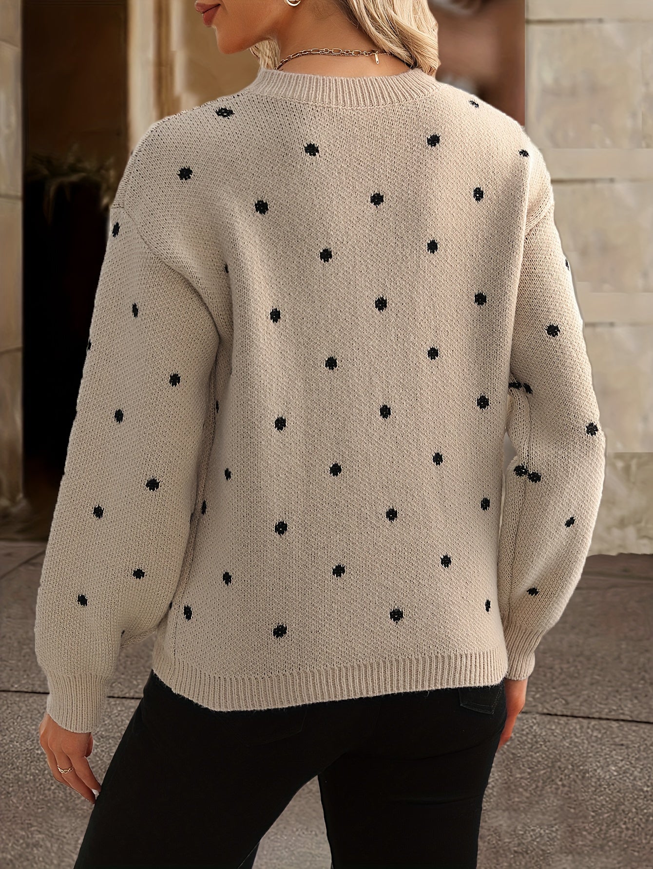 Stylischer Damen Pullover mit Punkten – Bequemer Rundhalsausschnitt von J&B - 8 - Atelier-Zofia