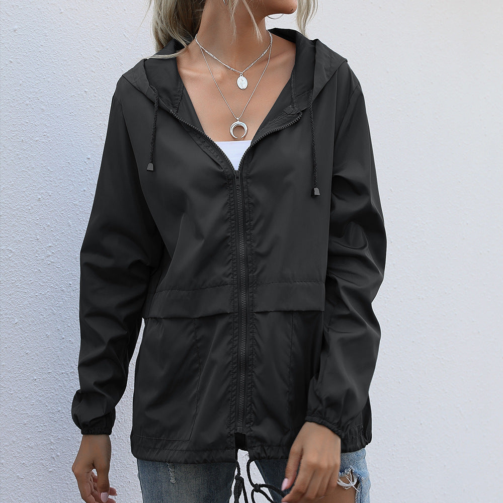 Hochwertige Damenjacke mit Kapuze und lässigem Schnitt - J&B - 1 - Atelier-Zofia