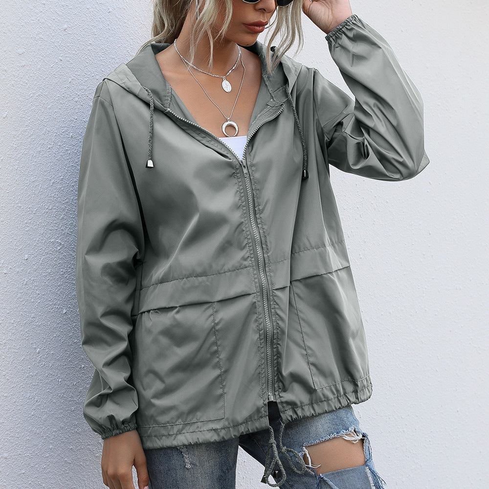 Hochwertige Damenjacke mit Kapuze und lässigem Schnitt - J&B - 3 - Atelier-Zofia