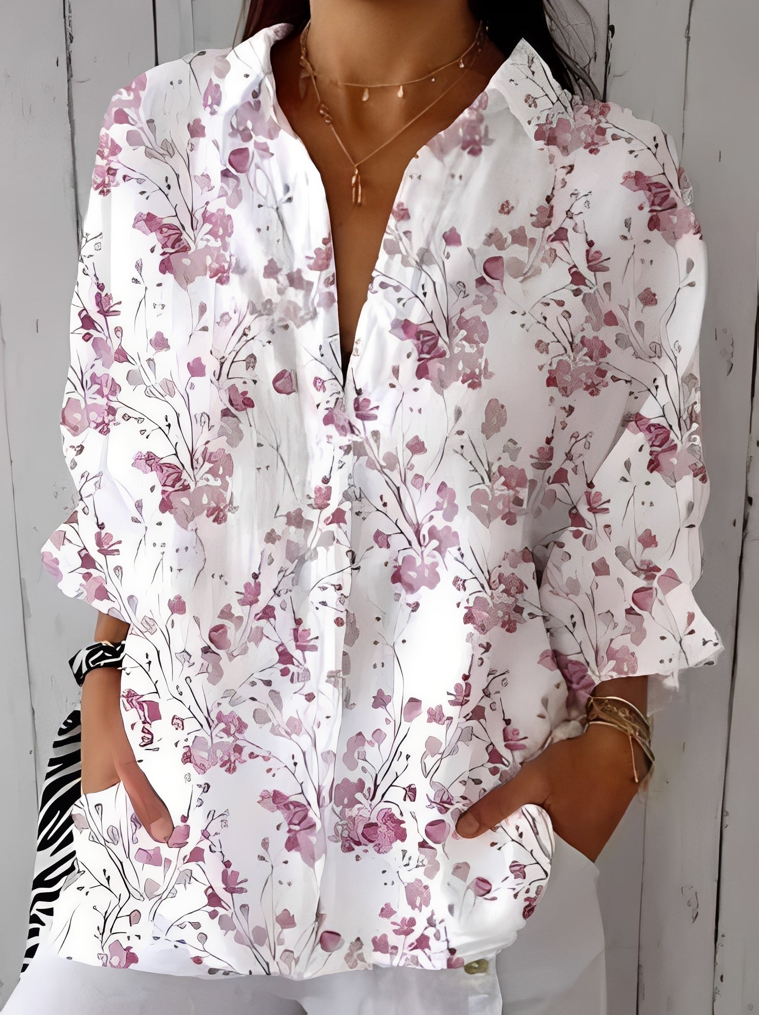 María – Stilvolle Damenbluse mit modernem Print