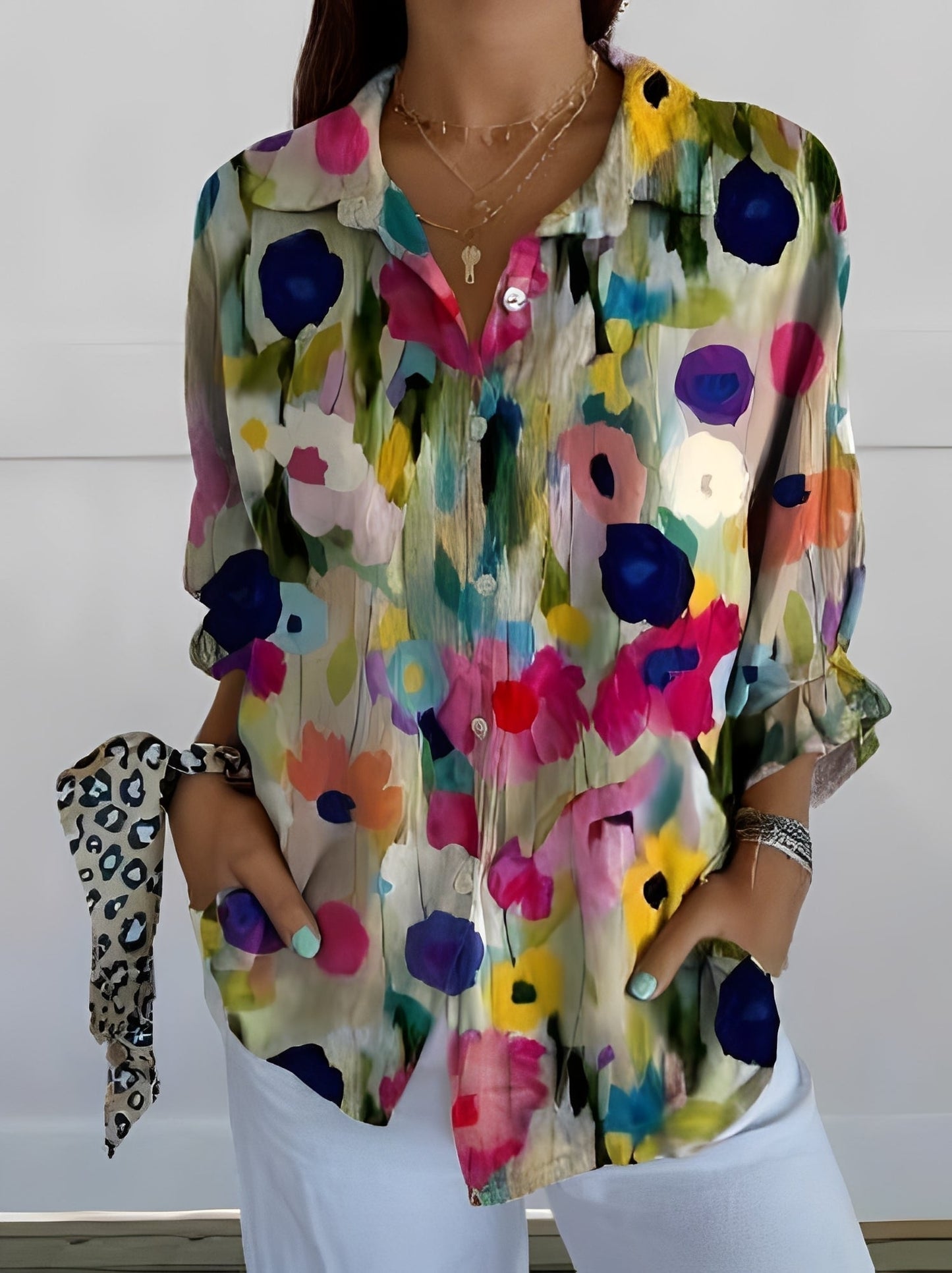 María – Stilvolle Damenbluse mit modernem Print