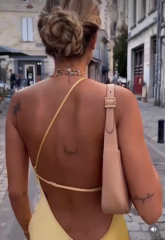 Luna – Rückenfreies Satin-Maxikleid mit Seitenschlitz