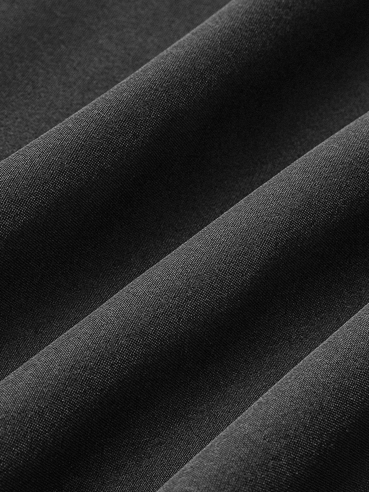 Luciana – Langes Kleid mit Stehkragen und Cut-outs