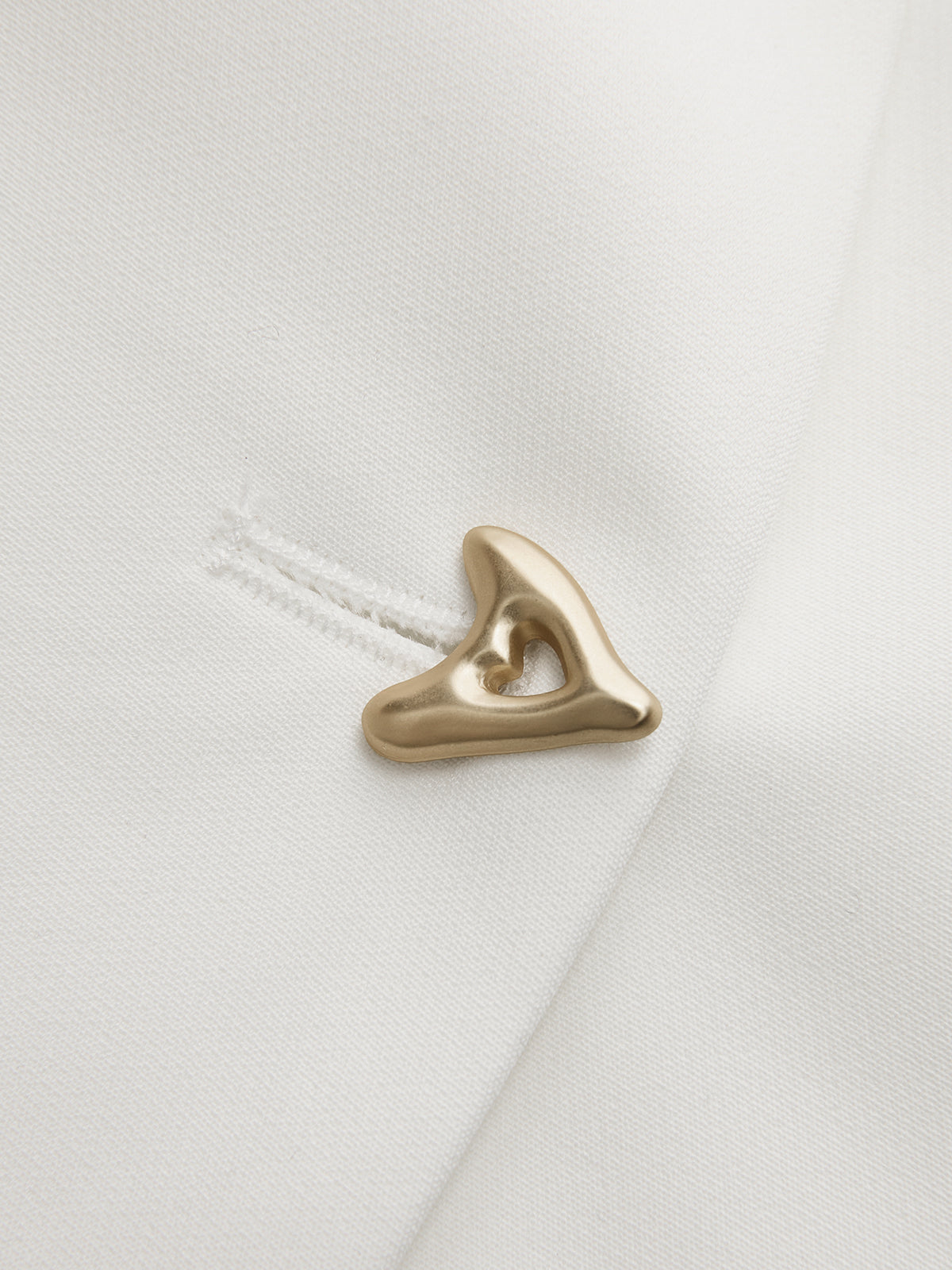 Claudia – Damen V-Ausschnitt Bluse mit strukturierter Silhouette