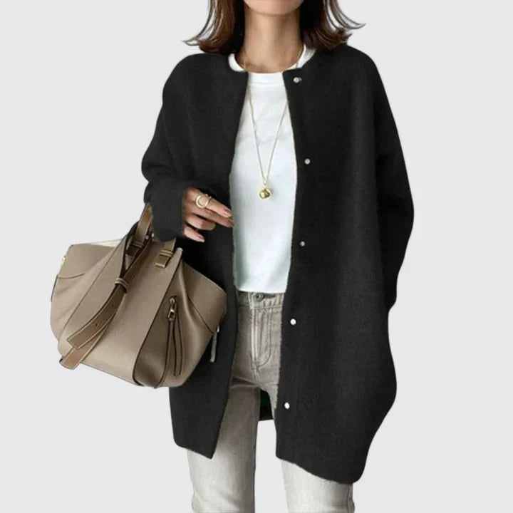 Damen Cardigan - Komfortable Passform mit Knopfdetails - J&B - 2 - Atelier-Zofia